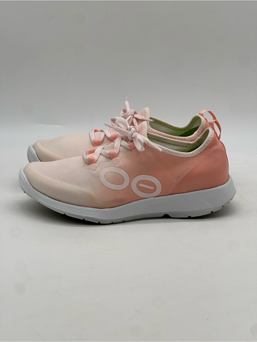 OOFOS Sneakers. Size 8.5 - Picture 4 of 9